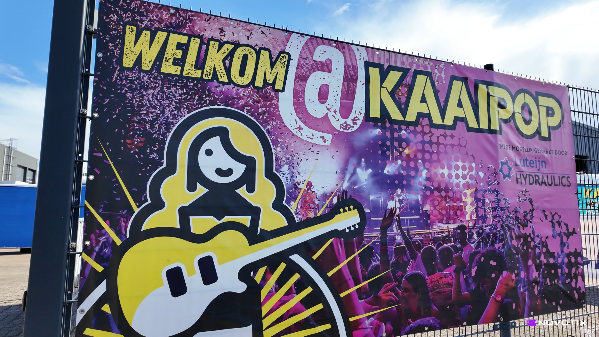 NOVOTIX - Kaaipop - Ingang